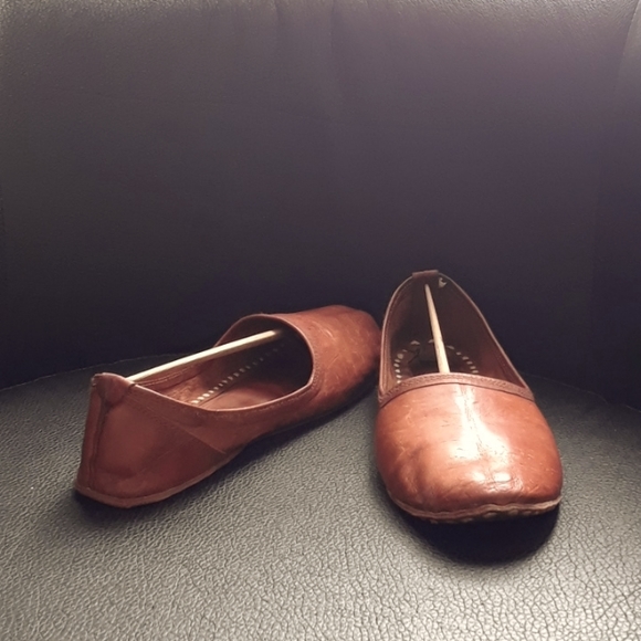 Handmade Camel Leather Flats from India. Tan. Size 8 - Picture 3 of 16